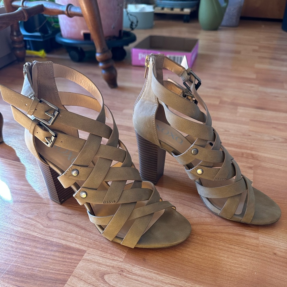 XOXO Women’s Briannah Heels, size 7.5